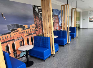 Nowa aranżacja szkolnego korytarza – szkoła się zmienia!